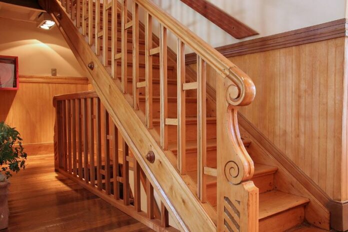 Особенности и советы по строительству деревянных лестниц